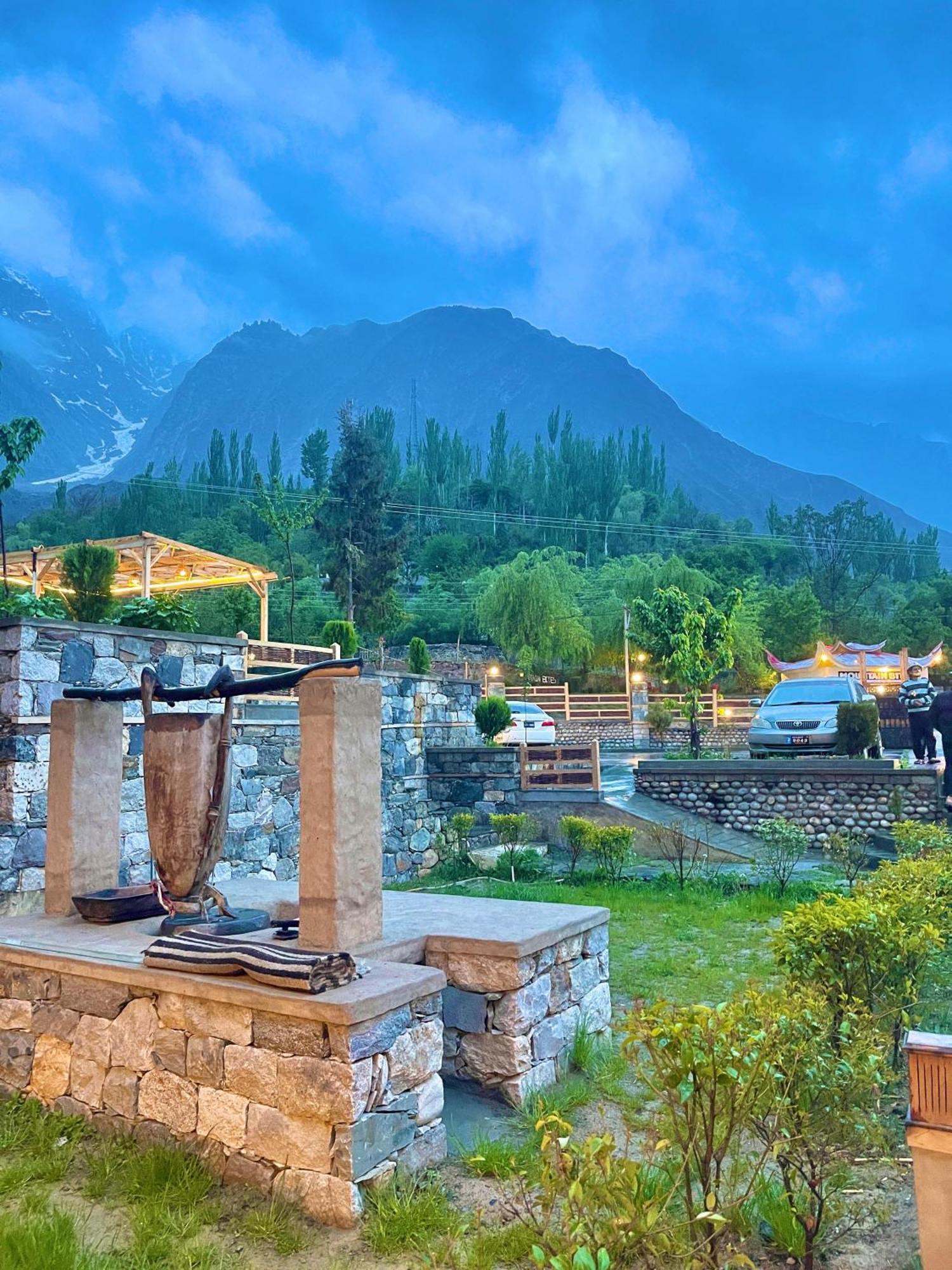 Dumani Nagar Hotel & Resort Karimabad  Ngoại thất bức ảnh