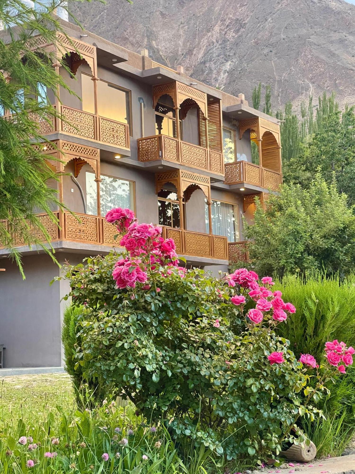 Dumani Nagar Hotel & Resort Karimabad  Ngoại thất bức ảnh